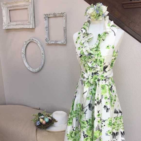 Spring ruffle dress - Picture 2 of 3